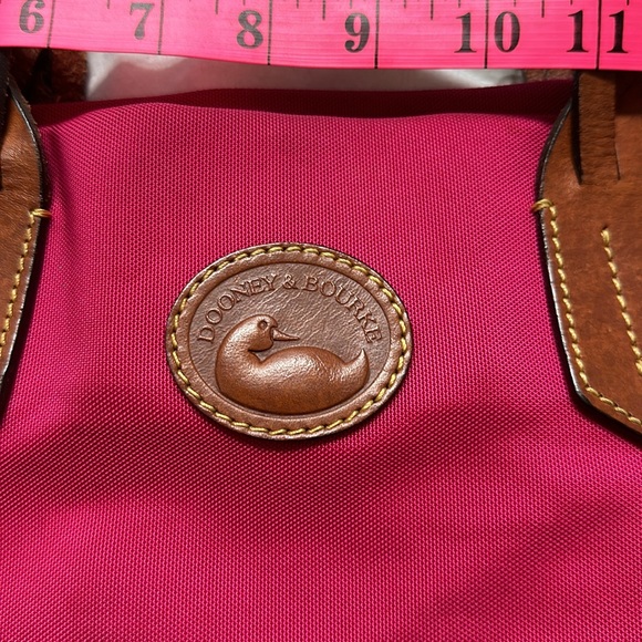 Dooney & Bourke purse tote in fuchsia - Picture 2 of 9